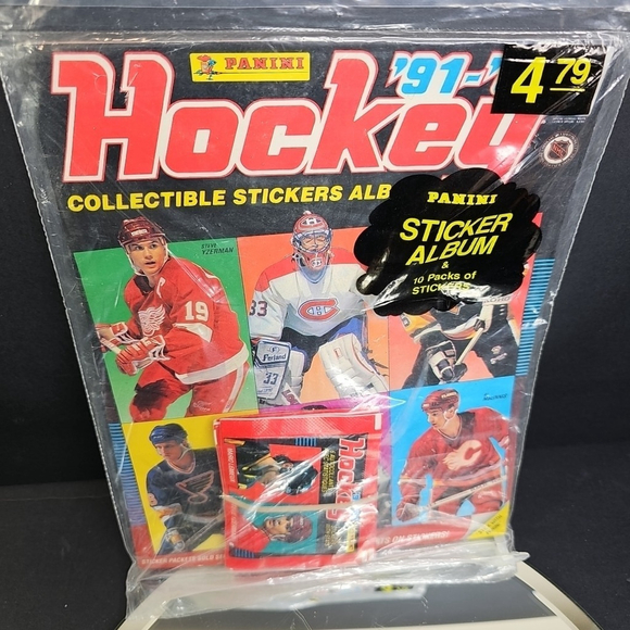 NEW Panini 1991-1992 Hockey NHL Player Sticker Album With 10 Packs of Sticker - Picture 2 of 11